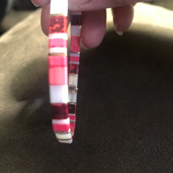 Stella & Dot Red and Pink Beaded Bracelet - Picture 3 of 7